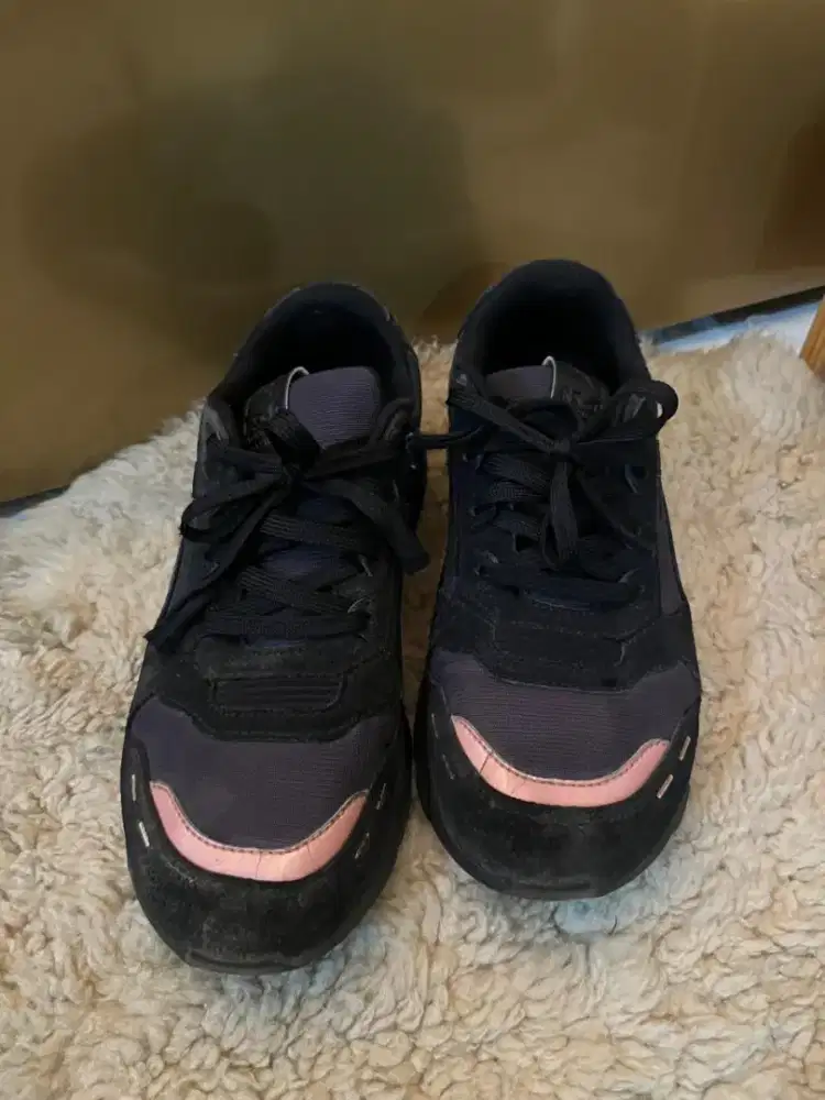 Sepatu puma ukuran 38.5