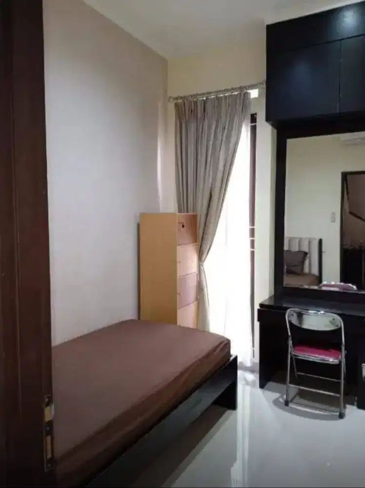 Kost Khusus Wanita Cluster Newton Gading Serpong seberang kampus UMN
