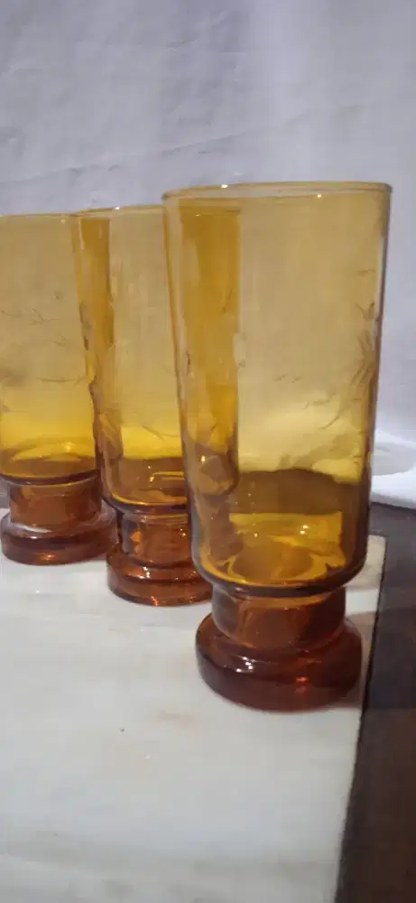 Muraaah!!Gelas kaki jadoel wrna amber