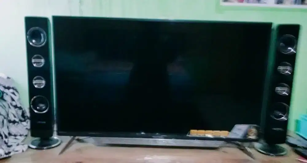 Di jual tv polytron 43 inchi