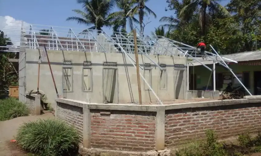 Rangka atap baja ringan terpasang bergaransi modern berkualitas