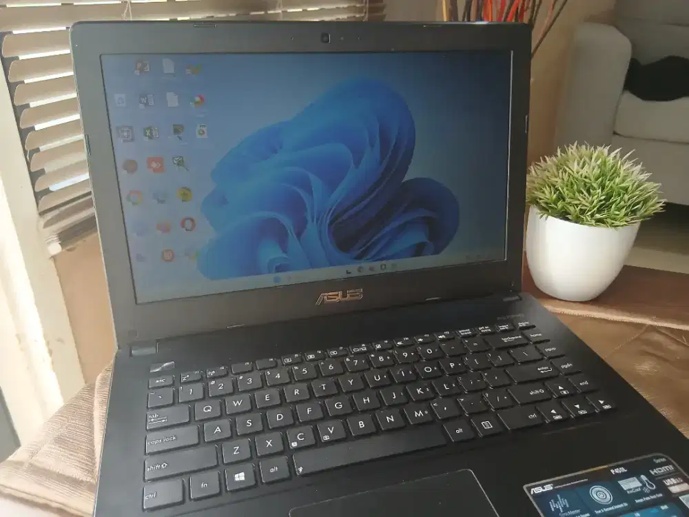Laptop ASUS P450L Intel Core i3-4030U RAM 6GB HDD 500GB Windows 11