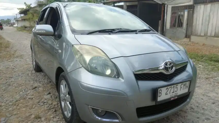 Juar mobil yaris.lagi butuh dana