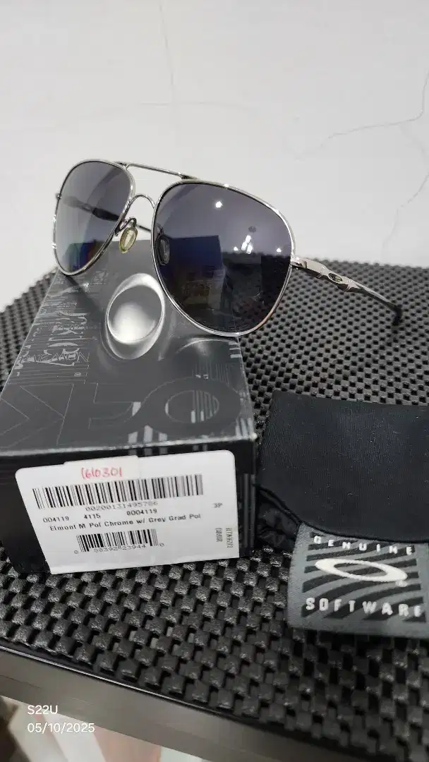 Oakley ELMONT M polarized original kondisi 95%