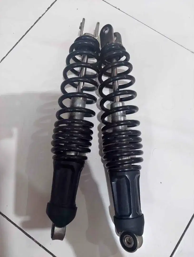 Sok belakang Aerox