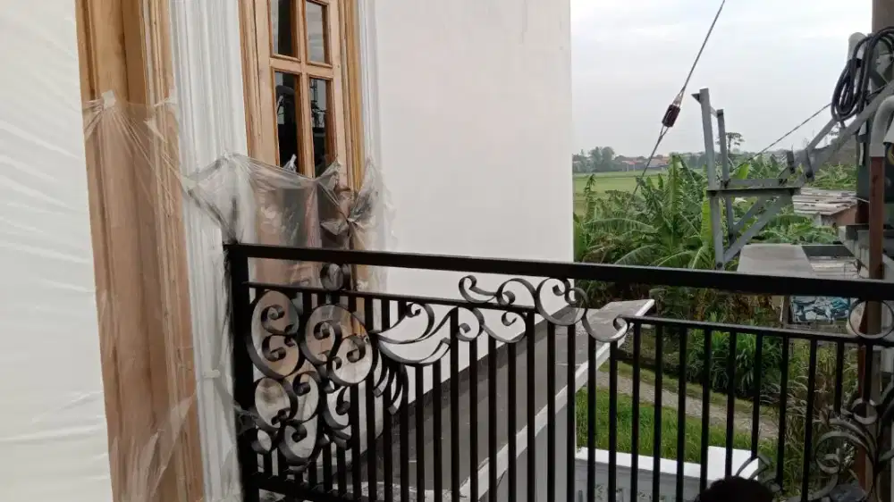 Railing cakep untuk balkon minimalis modern