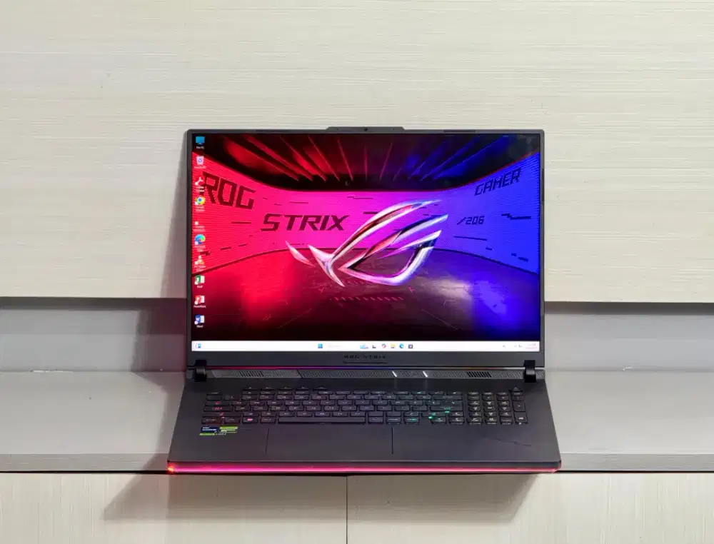 LAPTOP GAMING ASUS ROG STRIX SCAR 18 G834JZ RTX 4080 I9-13980HX 240Hz