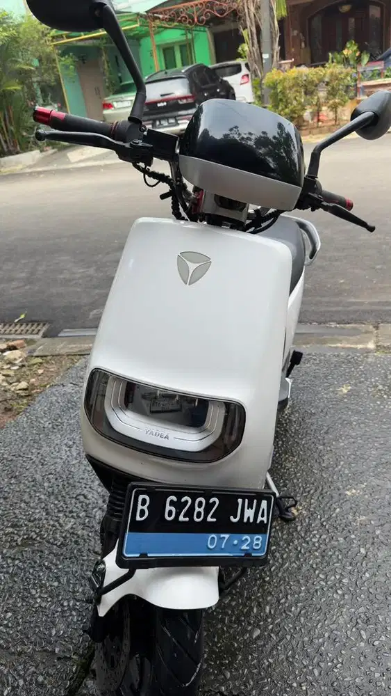 NUMPANG JUAL MOTOR LISTRIK YADEA E8S Pro Putih 2023