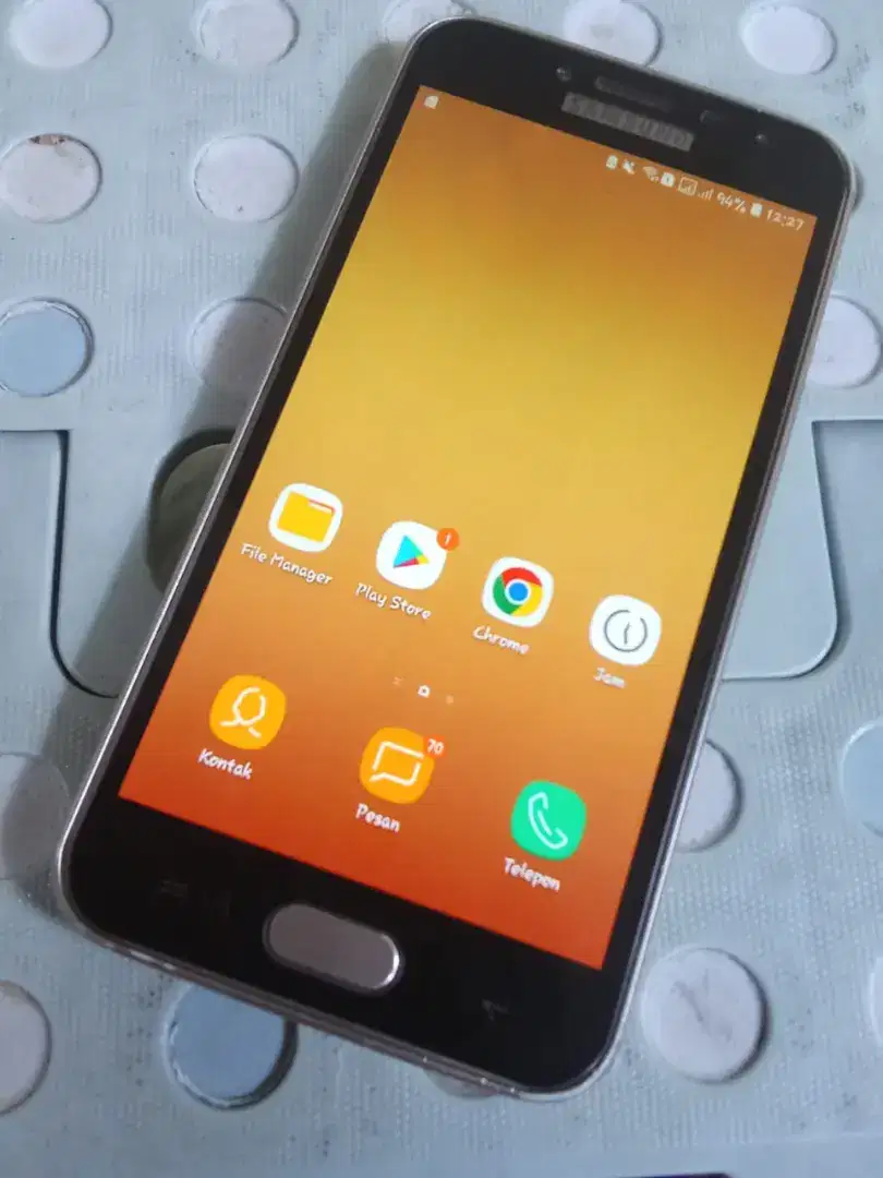 Samsung J2 Pro layar AMOLED