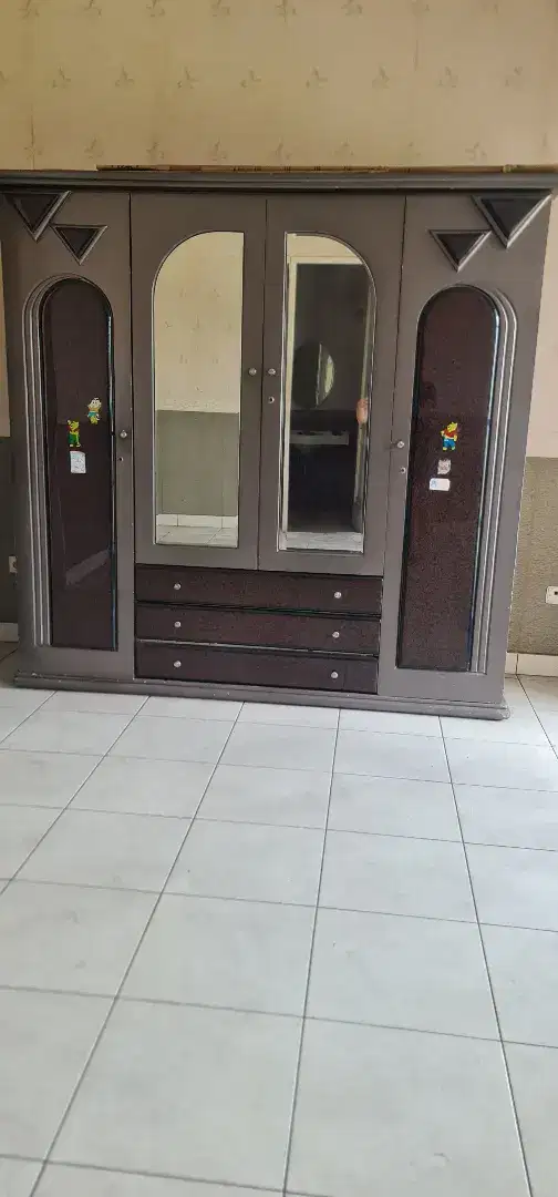 Lemari duco 4 pintu
