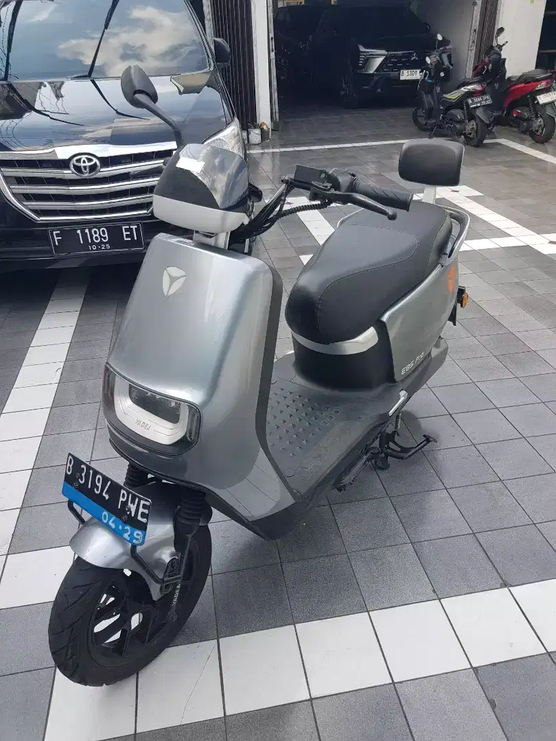 motor listrik yadea e8s pro 2024