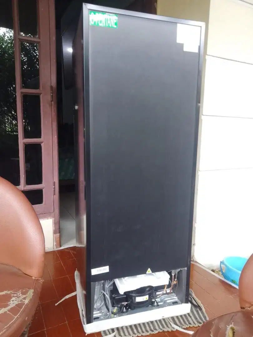 Kulkas tcl 2 pintu