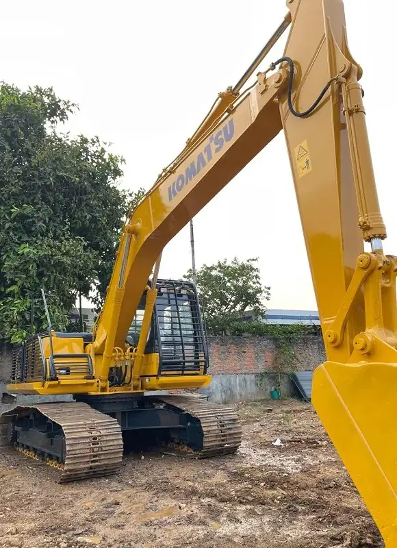 Dijual Excavator Komatsu PC200-8M0 Tahun 2017