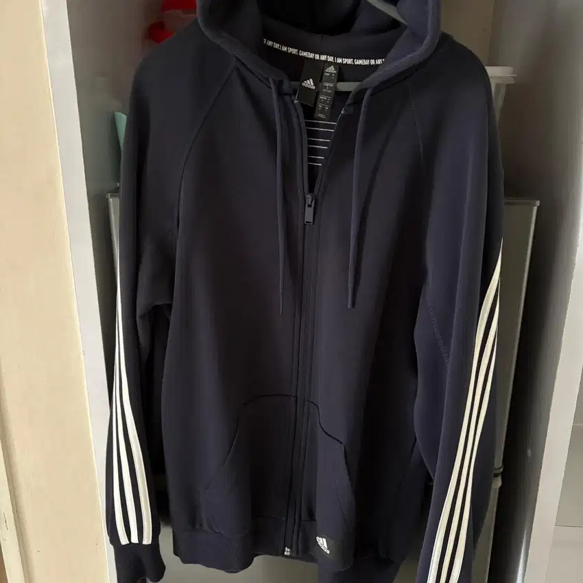 Jaket pria adidas