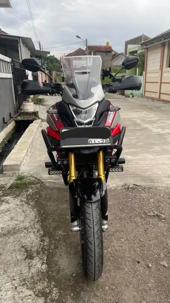 Dijual Honda CB 150X MERAH