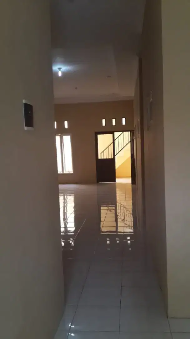 Disewakan Rumah di Bubutan, Dekat Stasiun Pasar Turi dan BG Junction