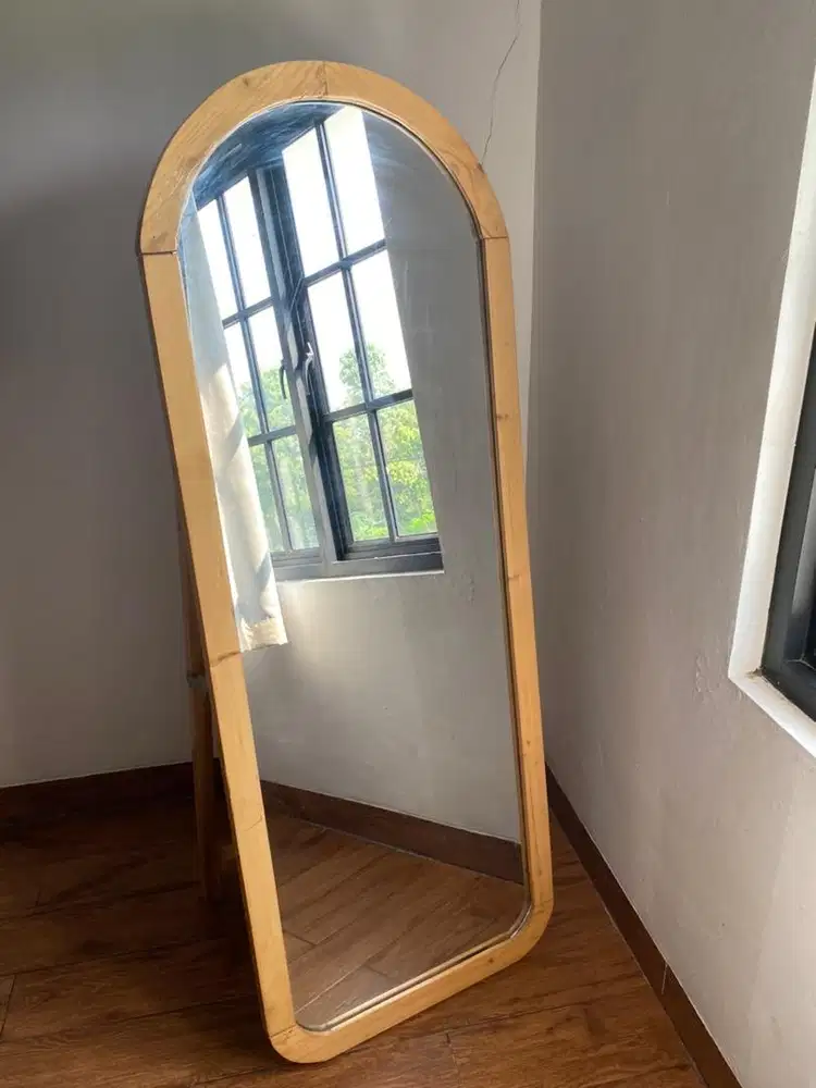 Kaca standing bahan jati belanda