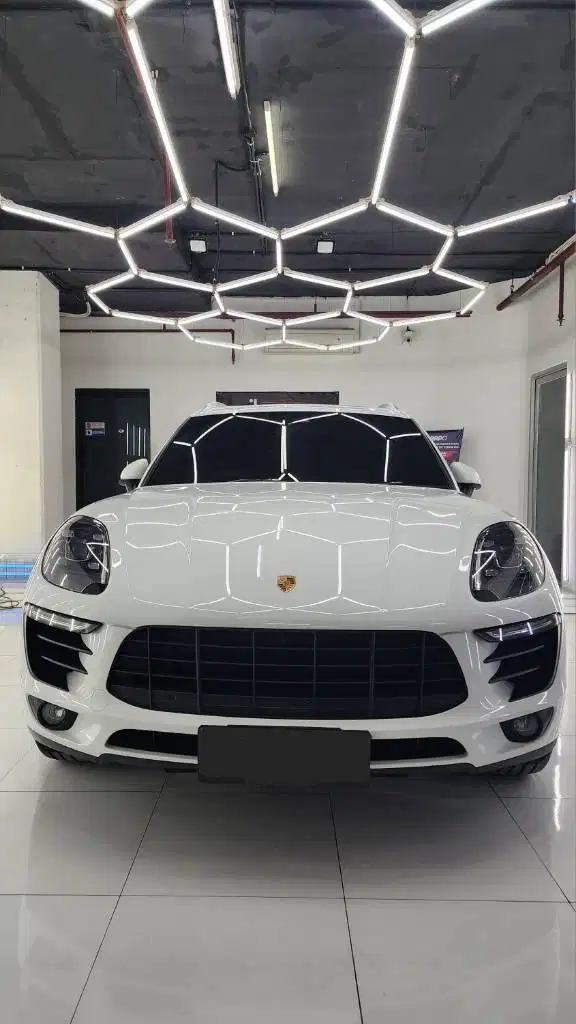 Porsche Macan 2.0 PDK AT low kilometer