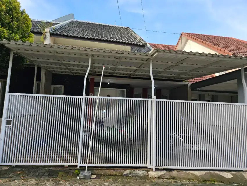 Dijual rumah siap huni serenia garden karanglo indah