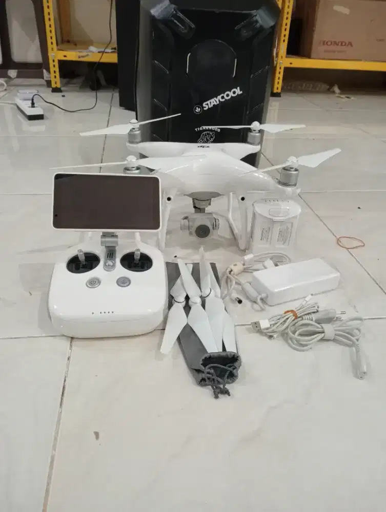 DRONE DJI PHANTOM 4 PRO