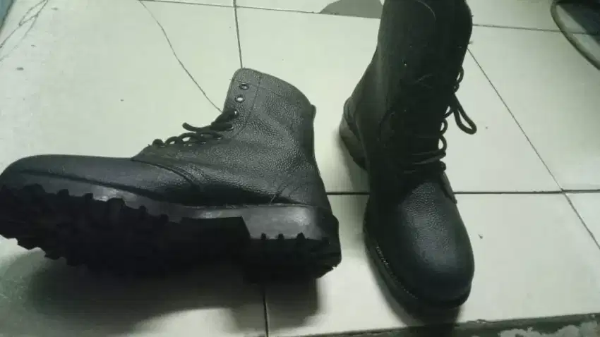 SEPATU PDL BARU BELI SIZE KEKECILAN 43 KECIL