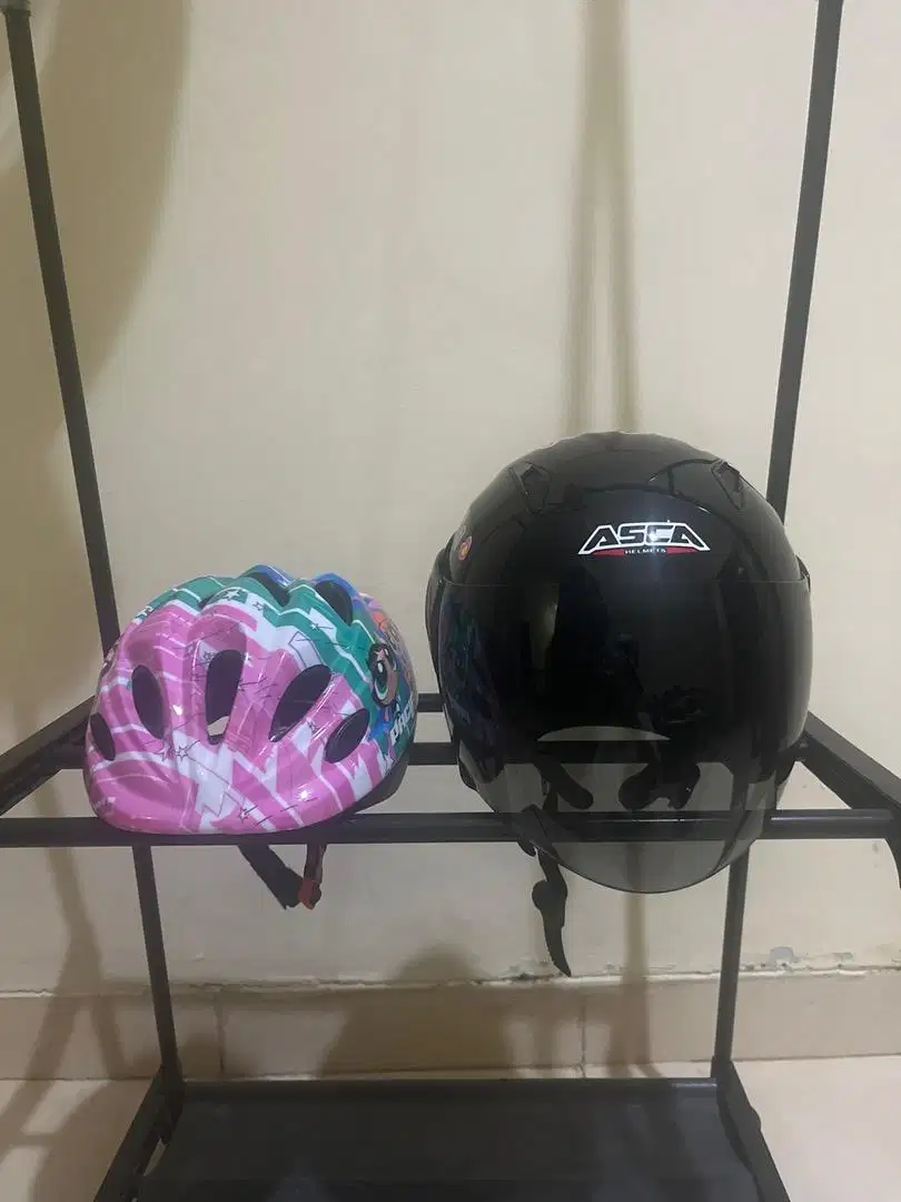Helm sepeda dan helem motor anak