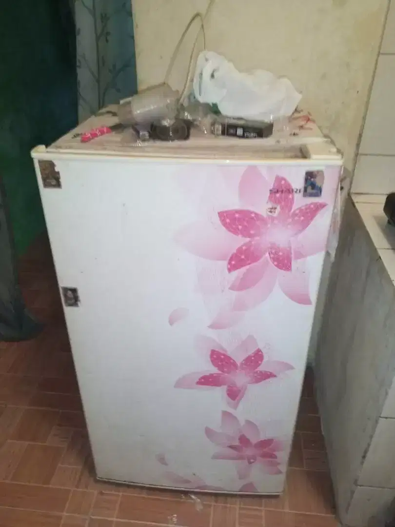 Dijual kulkas Sharp second