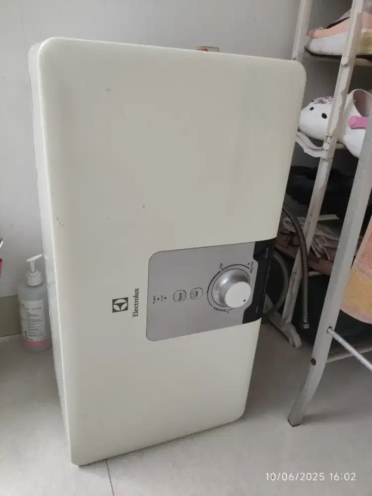 Pemanas listrik Electrolux 30 liter
