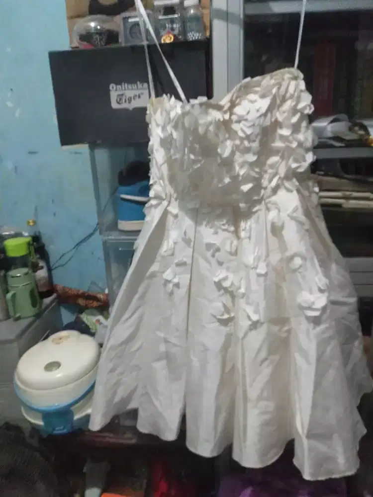 Baju gaun pesta untuk anak