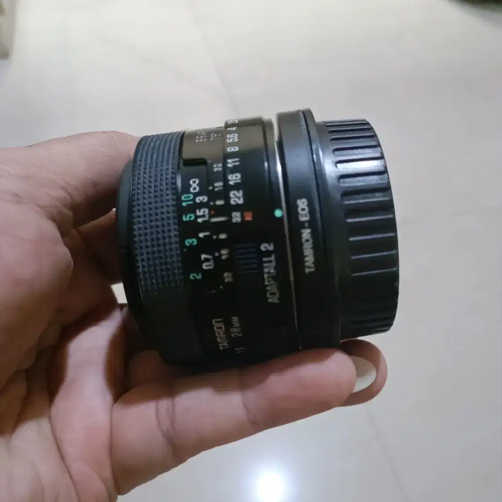 Tamron 28 mm ; 1:2,5