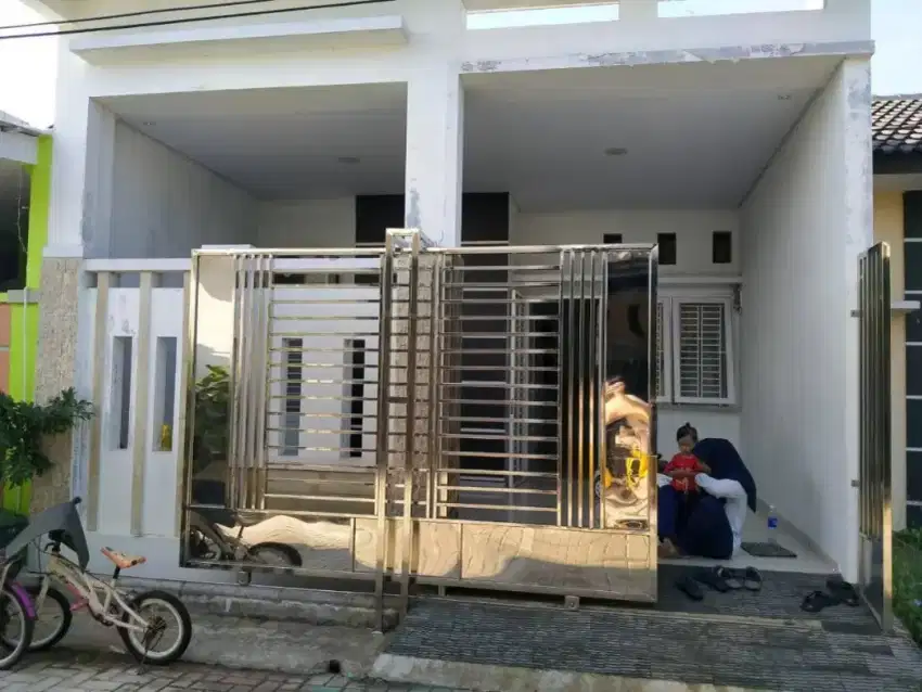 Disewakan Rumah Bersih Rapi Aman Strategis