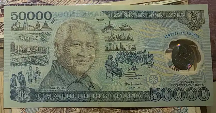 Uang Kuno Soeharto Edisi pertama 1993 Bahan Polymer Kondisi XF-VF