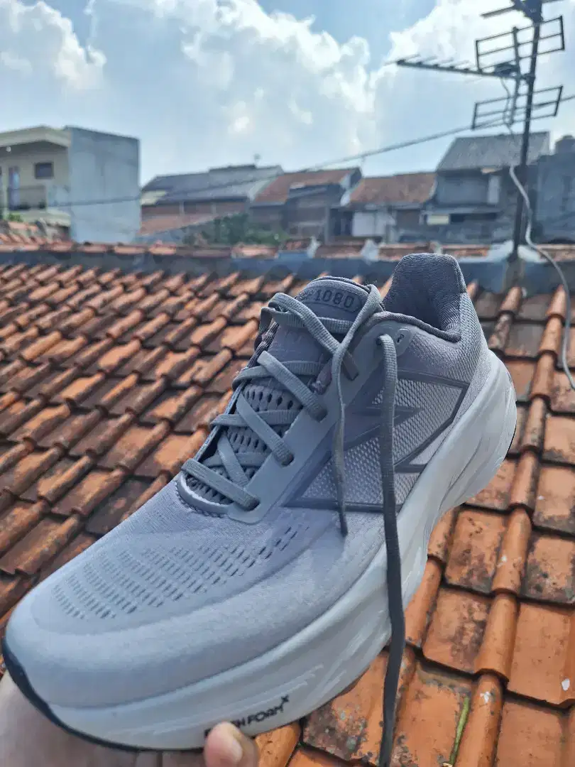Sepatu Lari Running New balance 1080 v14 size 9