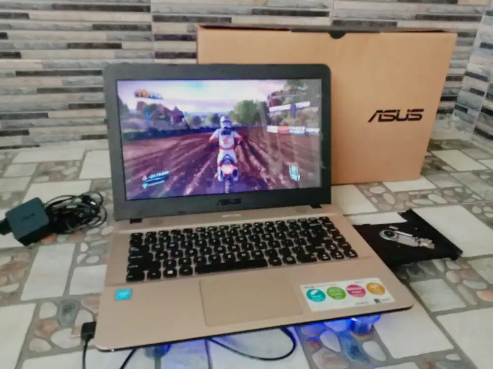 Laptop ASUS Slim + Batre AWET + BONUS Ram 4 Gb + FULLSET Dus + Nego