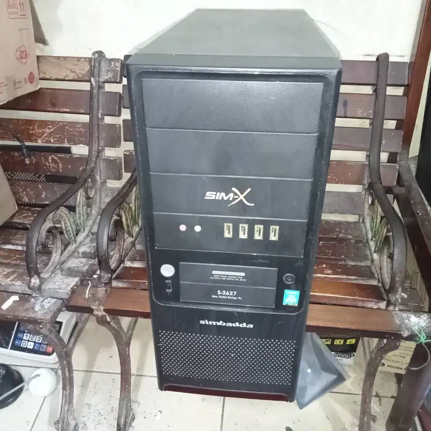 CPU GIGABYTE H61 Intel Core i5-2400 | DDR3 4GB | Harddisk 320GB