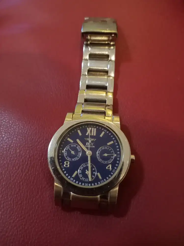 Jam tangan rantai BOY LONDON biru