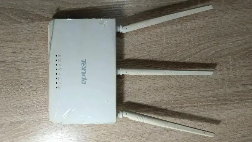Router WiFi Tenda F3 Sinyal 300 Mbps Repeater Ready Normal