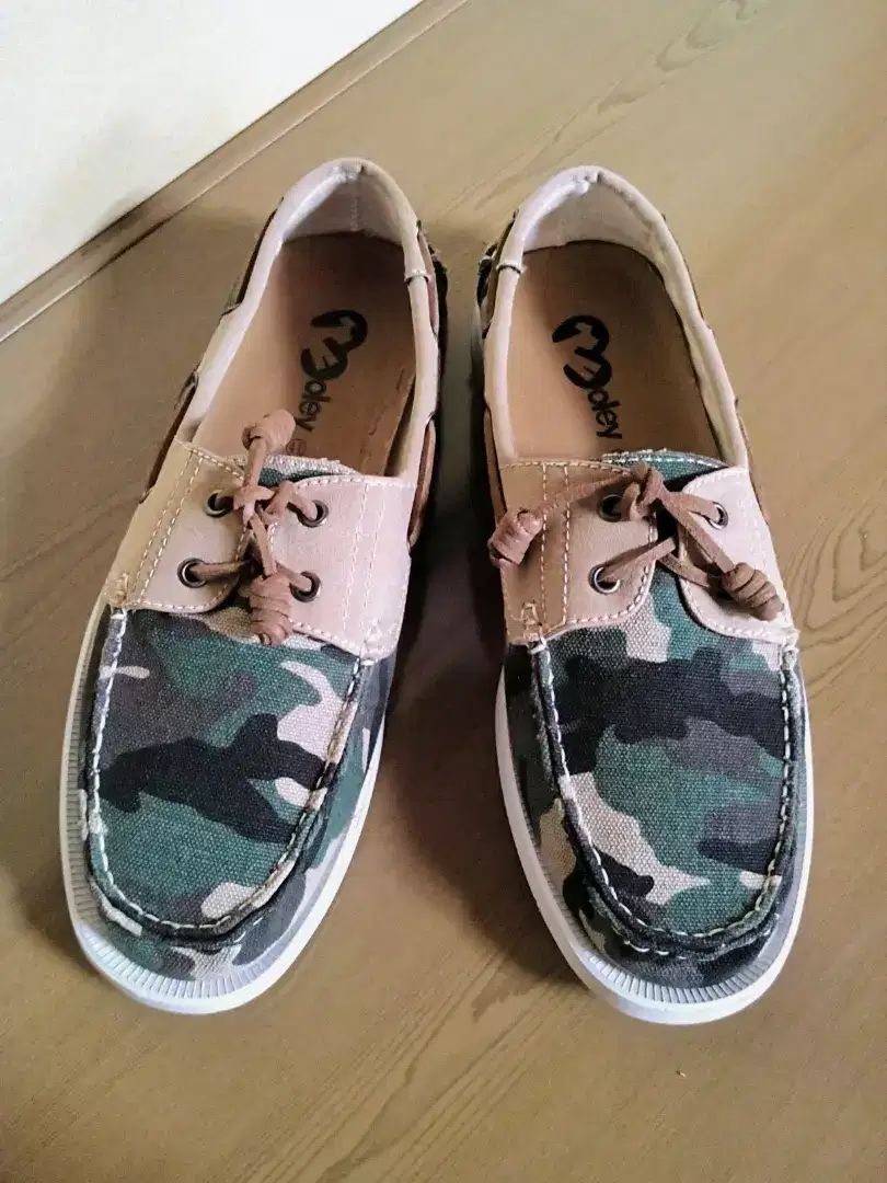 Sepatu Santai Moley Camo