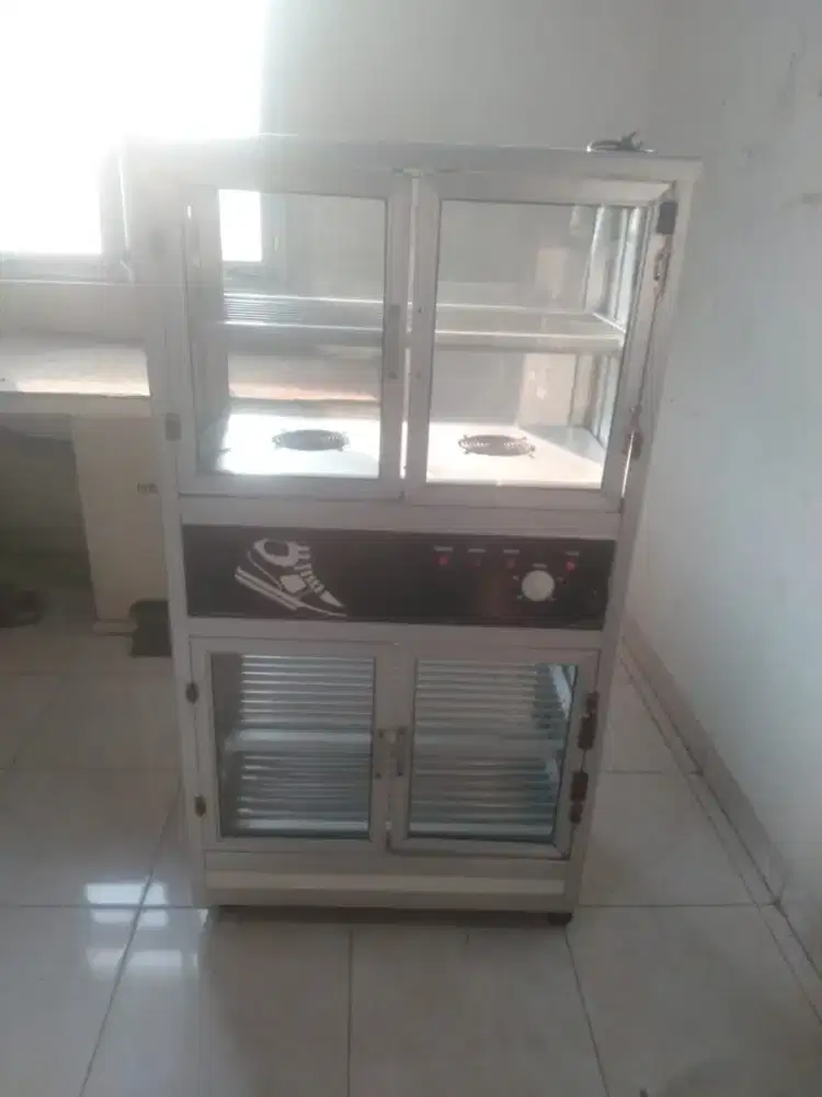 Pengering sepatu dan helm