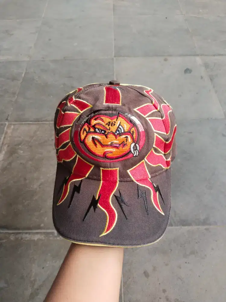 Topi Sun and Moon Valentino Rossi