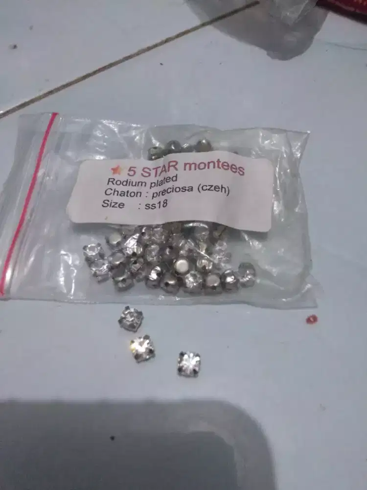 Montees rodium plated