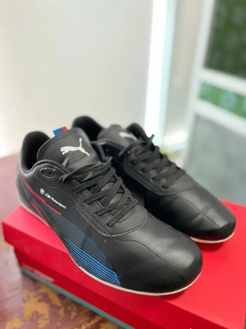 DI JUAL SEPATU PUMA x BMW