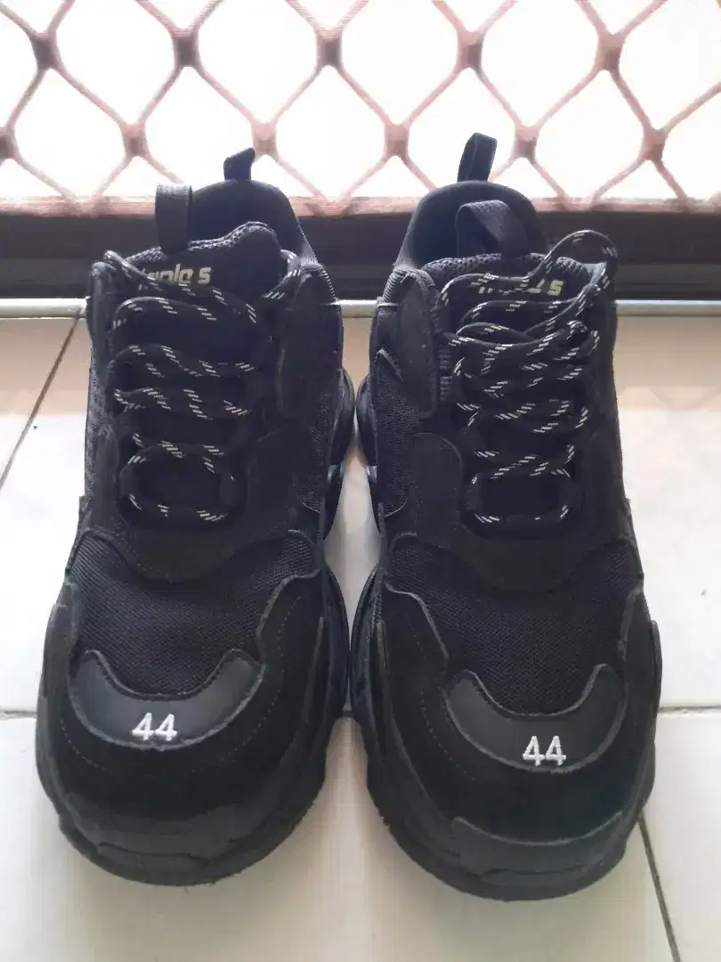 Sepatu Sport Balenciaga