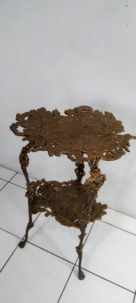 Meja Antik Meja Besi Meja Ukir Meja Hiasan