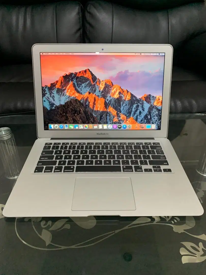 MacBook Air 2017 Intel Core i5 RAM 8GB / SSD 512GB