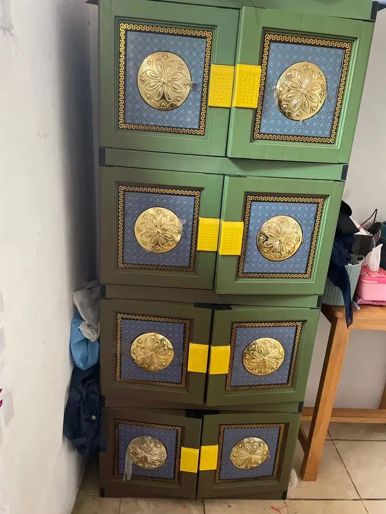 Lemari plastik 4 pintu