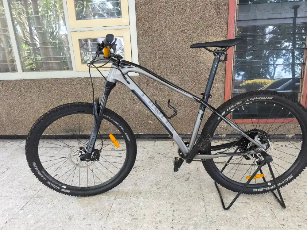 Sepeda gunung Thrill Ravage 27,5 AL Elite jarang pakai