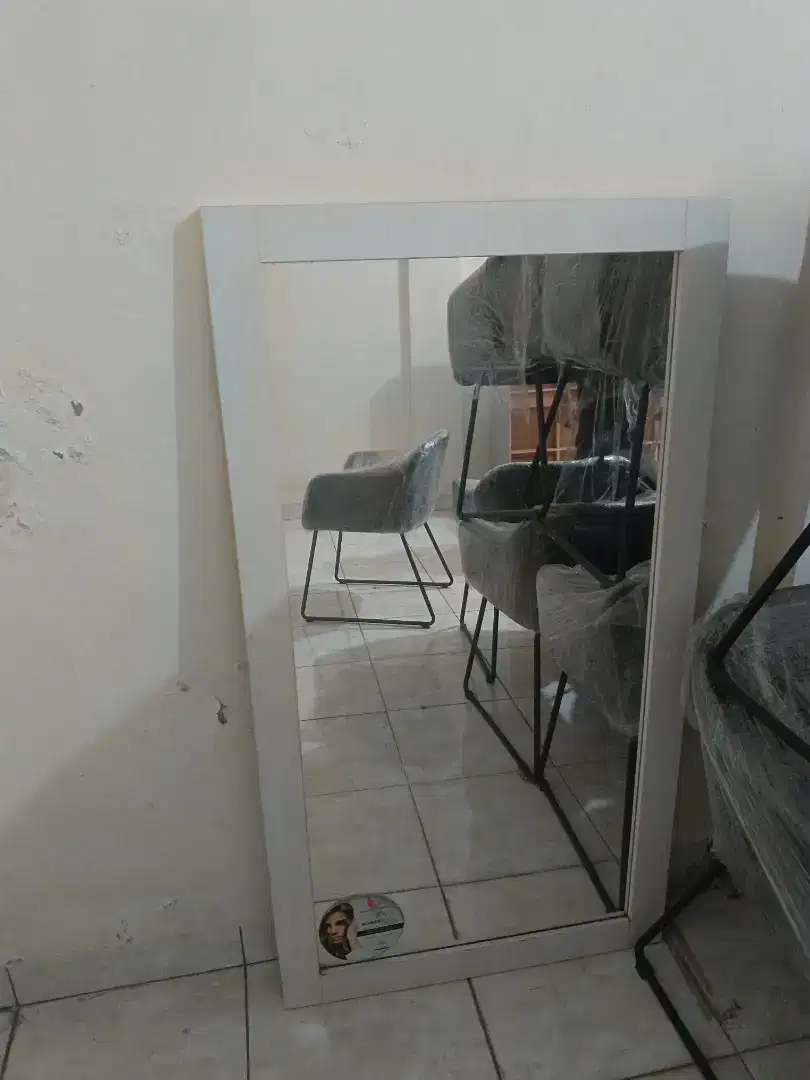 Kaca cermin salon