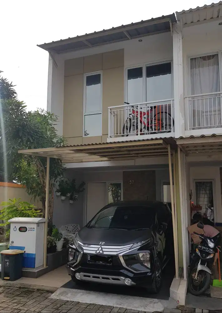 Rumah Jual cepat Strategis posisi pojok