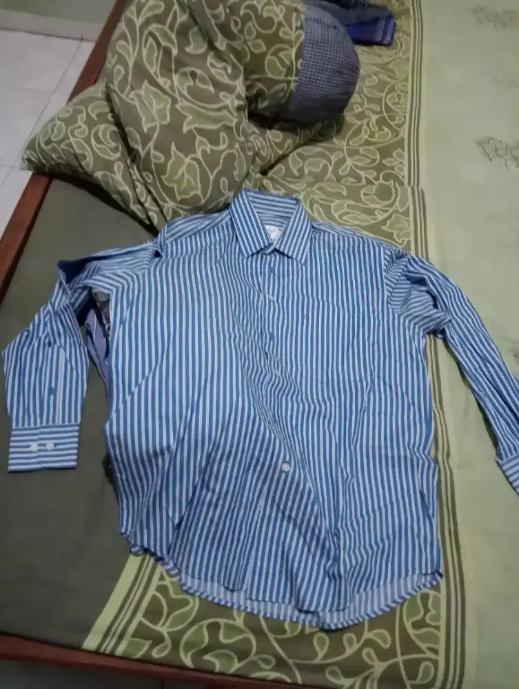 Baju tidak terpakai